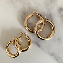 Load image into Gallery viewer, NAOMI CHUNKY HOOPS